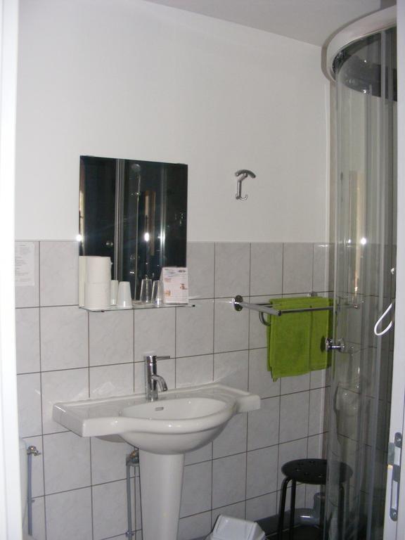 Les Boucles De Meuse Hotel 3 Etoiles Monthermé Eksteriør billede