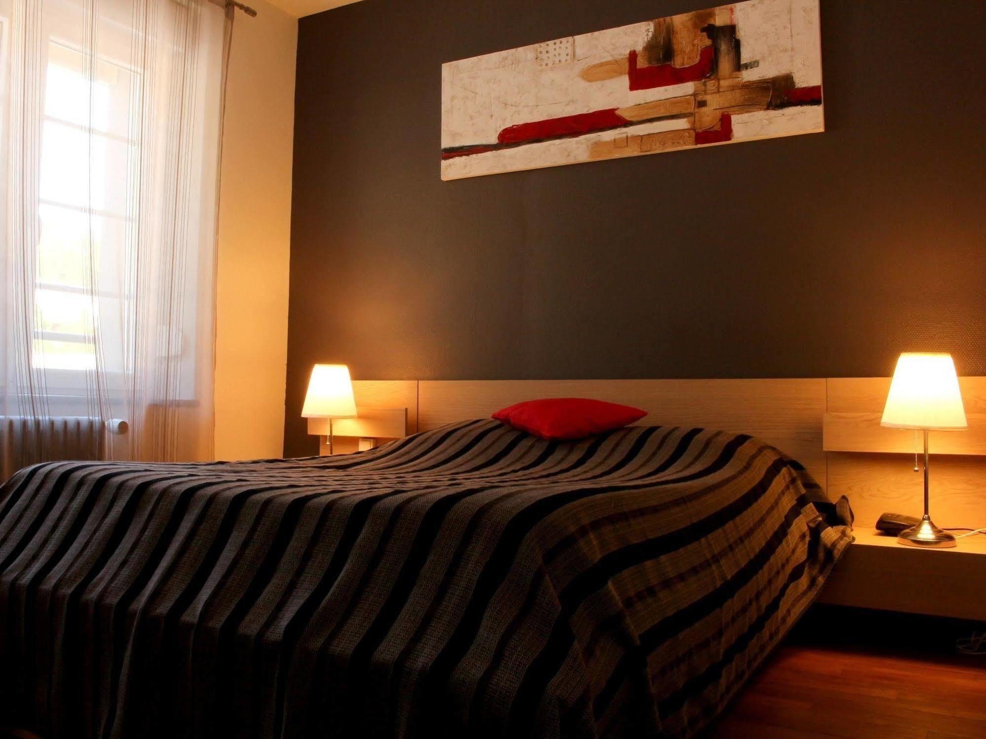 Les Boucles De Meuse Hotel 3 Etoiles Monthermé Eksteriør billede