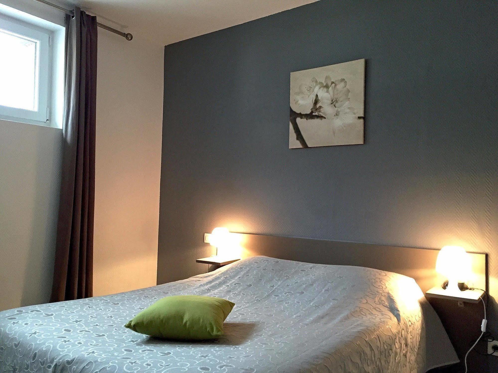 Les Boucles De Meuse Hotel 3 Etoiles Monthermé Eksteriør billede