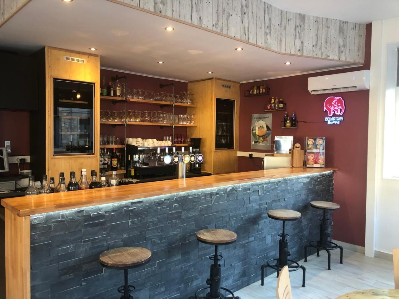 Les Boucles De Meuse Hotel 3 Etoiles Monthermé Eksteriør billede